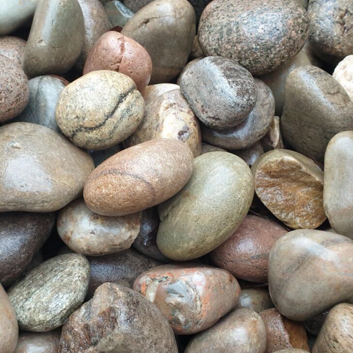 Beach Cobbles (40/80 Mm) - Rounded Natural Stone Cobbles - Bulk Bag 800 ...