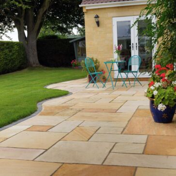 Golden Fossil Classic Indian Sandstone Paving Circle & Squaring Off Kit ...